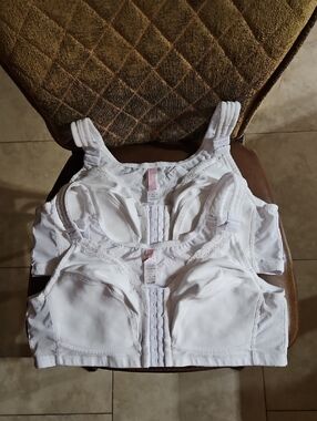 Lot Of 2 Comfort Choice Full Coverage T-Shirt Unlined Front Close Wirefree Bras